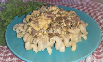 Куриные сердечки в горчично-сырном соусе