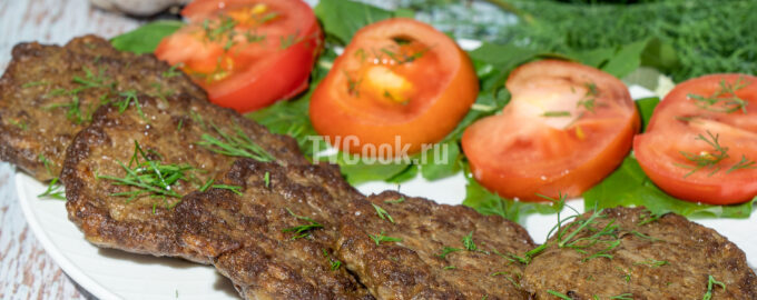 Печеночные оладьи со сметаной и рисом