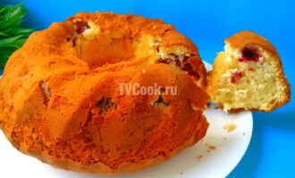Кекс Молочный мягкий, пышный кекс с вишней. Простой рецепт