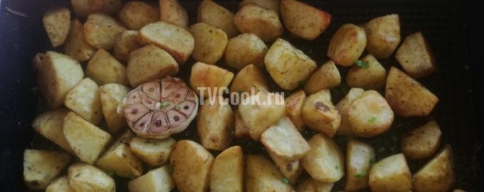 Картошка с чесноком в духовке