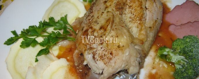 Курица в мультиварке целиком