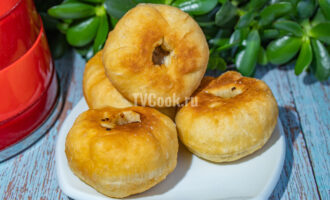 Беляши с мясной начинкой из теста на кефире