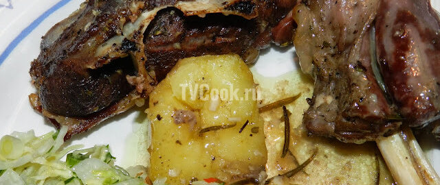 Баранина, запеченная с картофелем