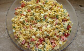 Салат из лапши быстрого приготовления Анаком с курицей