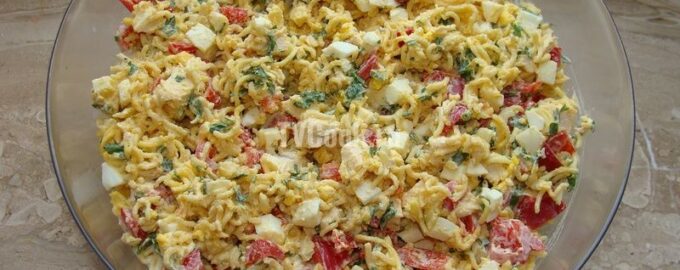 Салат из лапши быстрого приготовления Анаком с курицей