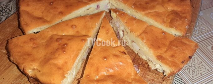 Заливной пирог с капустой и копченостями