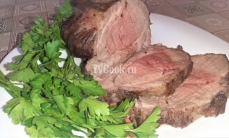 Мясо, запеченное в красном вине