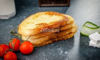 Гренки с яйцом из хлеба на сковороде