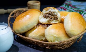 Пирожки с мясом из фарша в духовке
