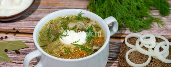 Грибной суп с картофелем и зеленью