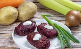 Овощные диетические котлеты по-домашнему