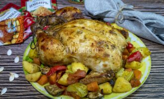 Курица запеченная с овощами в духовке