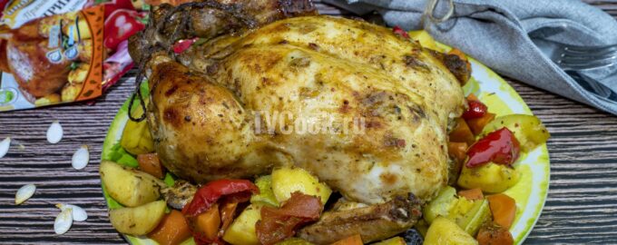 Курица запеченная с картошкой и овощами в духовке