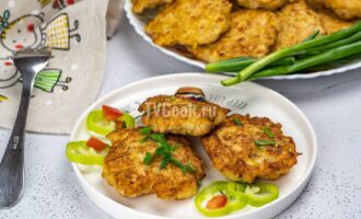 Котлеты из куриного филе с луком и приправами