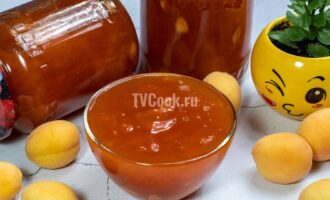 Абрикосовое варенье с ядрышками из косточек