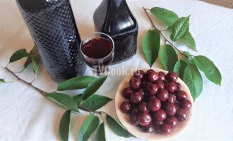 Настойка на вишне с водкой Вишневочка
